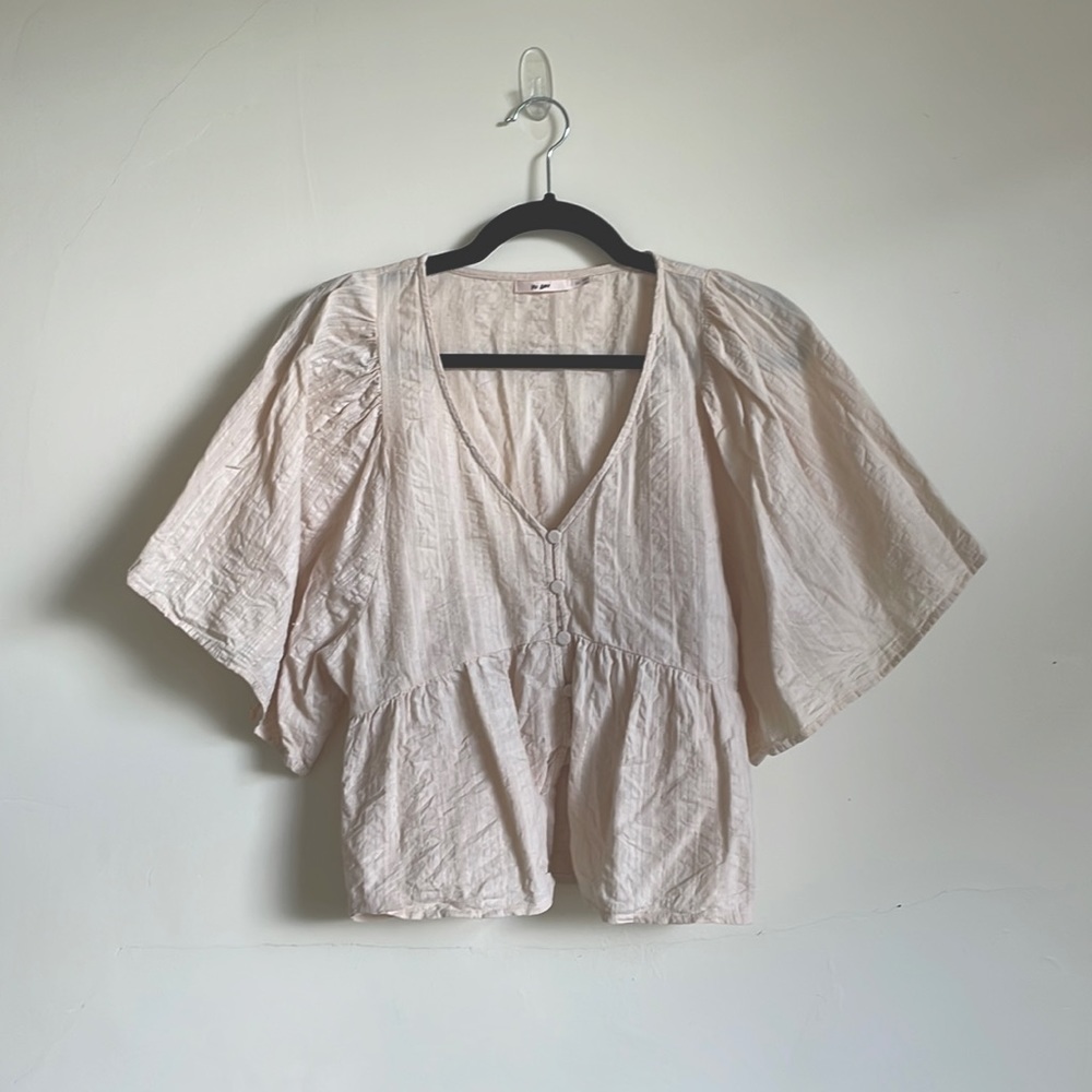 Francesca’s Cream Top with buttons and flouncy sleeves
